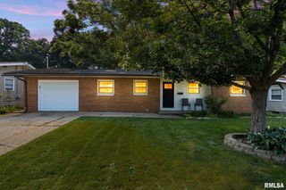 6 Foster Ct, Bartonville, IL 61607