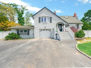 434 N  Alleghany Ave, Lindenhurst, NY 11757