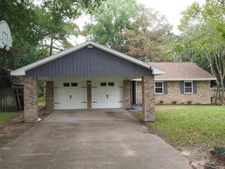 12519 Woodlake St, Pinehurst, TX 77362
