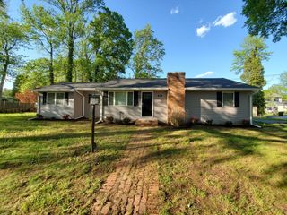 930 Edgewood Rd, Edgewater, MD 21037