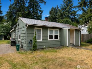 13729 Stone Avenue N, Seattle, WA 98133