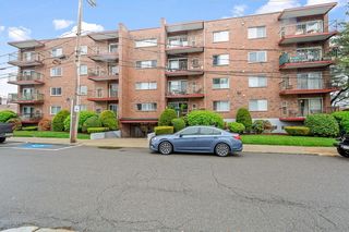 10 Foster St #203, Wakefield, MA 01880