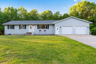 20200 Lake Montcalm Rd, Howard City, MI 49329
