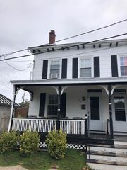 307 Buttonwood St, Phoenixville, PA 19460