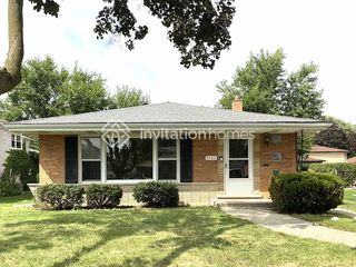4532 W  102nd St, Oak Lawn, IL 60453