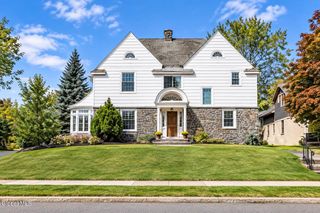 18 Fleetwood Avenue, Albany, NY 12208