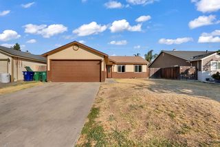 2122 Harrison Ct, Chowchilla, CA 93610