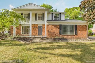 25695 Branchaster Rd, Farmington Hills, MI 48336