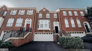 18261 Camdenhurst Dr, Gainesville, VA 20155