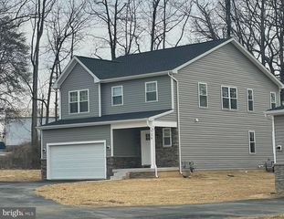 8915 Lennings Ln, Rosedale, MD 21237
