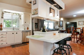325 Columbia Pl-009-2-KitchenBreakfast B