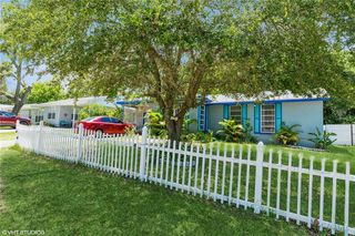 1612 Crest Ave, Leesburg, FL 34748