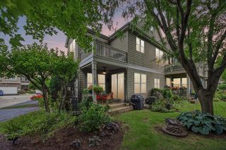 310 Sundown Ct #F, Wauconda, IL 60084