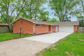 704 E  Burkwood Dr, Urbana, IL 61801