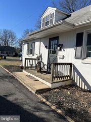 219 S 10th St #1, North Wales, PA 19454
