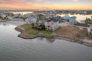 1406 Todville Rd, Seabrook, TX 77586