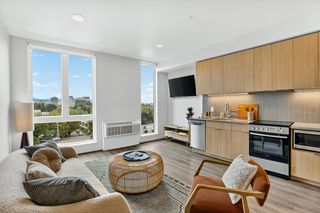 2050 NE Pacific St #728, Portland, OR 97232
