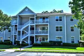 928 Juniper Way, Mahwah, NJ 07430