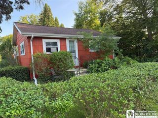 1669 Groveland Ave, Youngstown, NY 14174