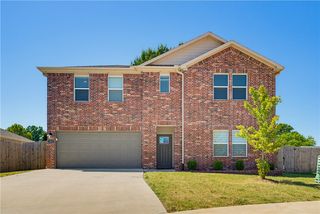 2202 S  10th St, Rogers, AR 72758