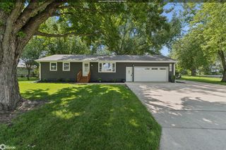 1401 Southland Dr, Clear Lake, IA 50428
