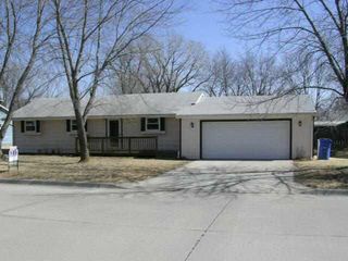 424 S  Weaver St, Hesston, KS 67062