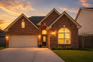 1610 Du Barry Ln, Houston, TX 77018