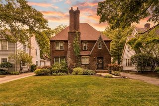 3295 Glencairn Rd, Shaker Heights, OH 44122