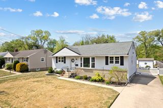 725 W  3rd Ave, Runnemede, NJ 08078
