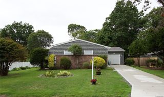102 Gillette Avenue, Patchogue, NY 11772