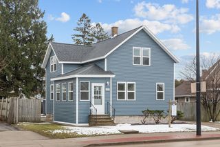 633 3rd St, Menasha, WI 54952