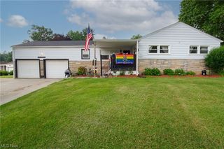 2675 Dogwood Dr, Youngstown, OH 44511