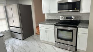 161 Elm St, Agawam, MA 01001