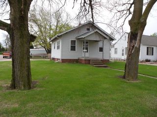 922 E  6th St, Hastings, NE 68901