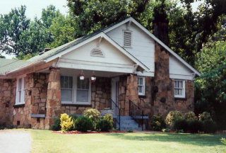 2109 N  Wood Ave, Florence, AL 35630