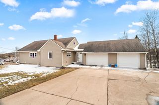 320 E  Myrtle St, Duluth, MN 55811