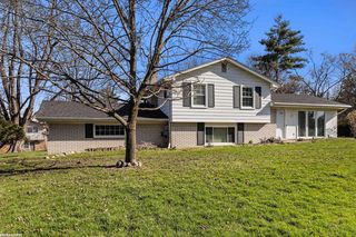 34210 Banbury St, Farmington, MI 48331