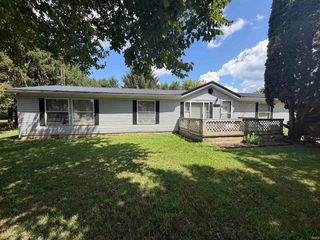 109 Michael Ln, Royal Center, IN 46978