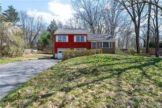 27 Creekside Road, Hopewell Junction, NY 12533