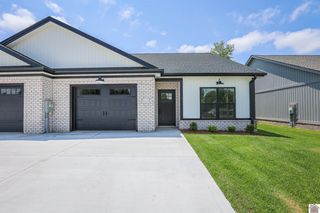 805 Violet Ct, Paducah, KY 42001