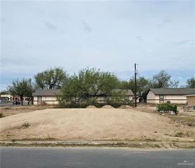 105 N  Palm Dr, La Joya, TX 78560