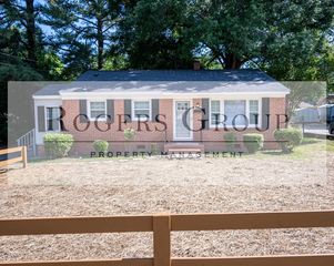 815 Eastway Dr, Henderson, NC 27536