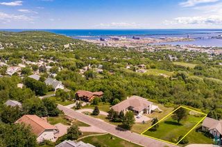 W  15th St, Duluth, MN 55811
