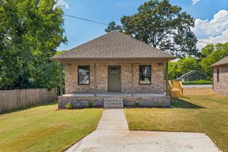 107 N  Fulton St, Florence, AL 35630