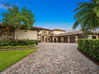 3724 Pine Lake Dr, Weston, FL 33332
