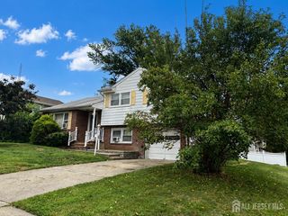 24 Monush St, South River, NJ 08882