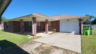 902 E  Atlanta St, Okemah, OK 74859