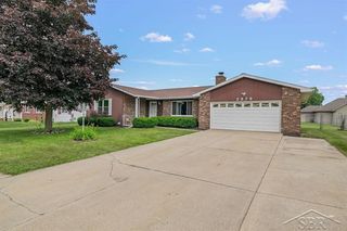 2879 Briarwood Dr, Saginaw, MI 48601