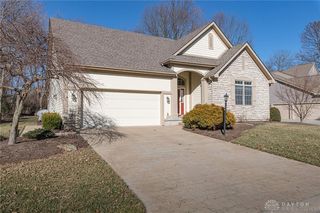 2720 Majestic Oaks Ct, Dayton, OH 45431