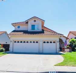 242 Sparrow St, Vacaville, CA 95687